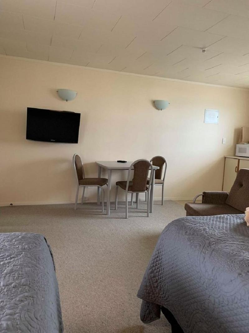 Waiouru Welcome Inn Экстерьер фото