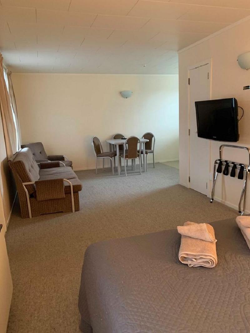 Waiouru Welcome Inn Экстерьер фото